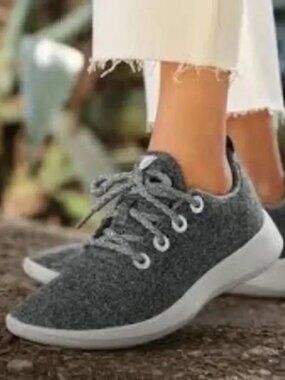 Allbirds Womens Wool Runner 0219 NV1 Light Gray Running Shoes Sneakers Size 8